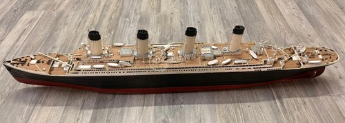 Modellino replica dettagliata