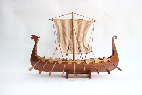 Modellino nave vichinga